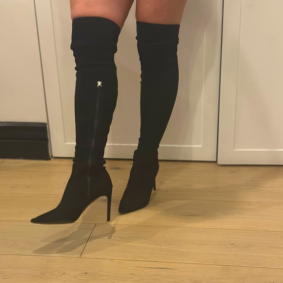EVERYONE SHOULD OWN A PAIR of over the knee BLACK suede boots! with zipper - Picture 13 of 15